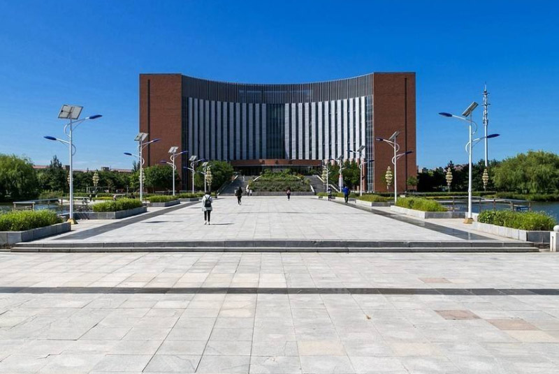 <b>沈阳工业学院</b>